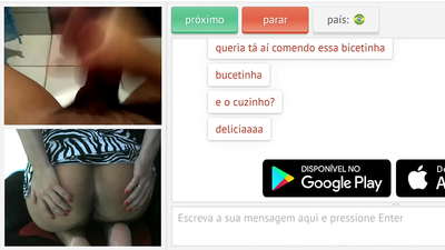 يحب المتزوجون مشاهدة الغرباء وهم يستمني